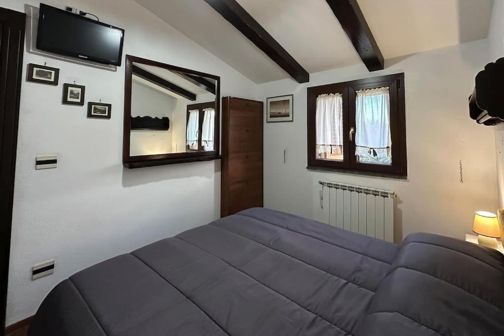 Free Parking La Bianca Neve Cottage Castel Di Sangro Exterior photo